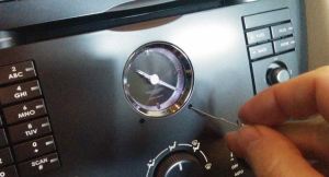 Setting the Clock on an Aston Martin DB9