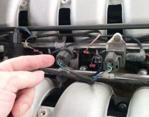 fuel-rail-temperature-sensor-on-an-aston-martin-db9