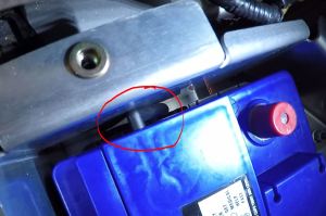battery-vent-tube-in-an-aston-martin-db9