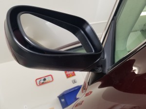 bottom-view-of-an-aston-martin-db9-wing-side-mirror